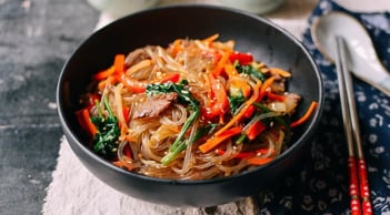 Cách làm miến trộn thịt bò kiểu Hàn Quốc đơn giản, ngon, đẹp mắt