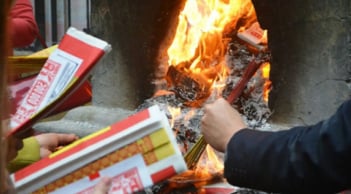 Có thờ có thiêng: 3 thời điểm tuyệt đối không hóa vàng, đốt vàng mã