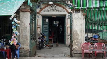 Thừa tiền cũng đừng xây nhà 2 cổng, lời các cụ dạy con cháu phải nghe