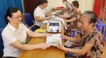 Tin vui: Người dân được hưởng 650.000 đồng/tháng trợ cấp hưu trí xã hội, ai được hưởng?