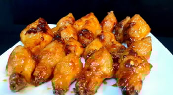 2 phần thịt gà thơm béo, nhiều người thích nhưng ăn nhiều dễ rước bệnh vào thân