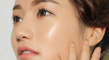 Chăm sóc đúng cách để da dầu, mụn ẩn luôn sạch thoáng và mịn màng