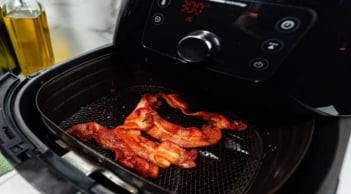 Chuyên gia cảnh báo: Tuyệt đối không dùng nồi chiên không dầu để nấu món này – Hậu quả khôn lường!