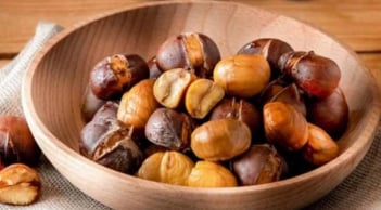 “Vua của trái cây khô” vào mùa: Bổ dưỡng như nhân sâm, giá chỉ hơn 50.000 đồng/kg khiến dân tình săn lùng