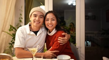 Chồng H'Hen Niê xin lỗi sau clip pha cà phê bằng sữa mẹ