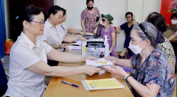 Nghỉ hưu năm 2025, đóng BHXH đủ 25 năm sẽ nhận lương hưu bao nhiêu mỗi tháng?