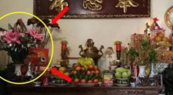 Tại sao nhà giàu kiêng kỵ đặt lọ hoa bên trái bàn thờ? Bí quyết thắp hương ngày rằm bạn cần biết