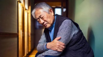 Khi về già mới thấm: Trên đời chỉ có 2 người thân thiết nhất