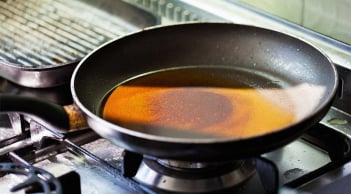 5 loại dầu ăn thường dùng có thể gây bệnh K, số 1 rất nhiều người hay dùng vì tiếc của