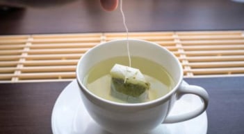 2 loại nước chứa hạt vi nhựa mà người Việt uống hàng ngày, bạn có biết?