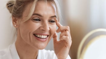 Đây là hoạt chất có khả năng giữ nước nổi bật, giúp da ở trạng thái đủ ẩm, căng bón hơn