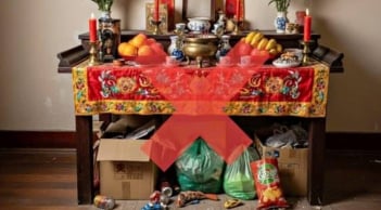 3 vật đại kỵ trên bàn thờ tổ tiên: Gia chủ phải bỏ ngay kẻo hao tài tán lộc