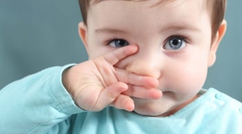 6 mẹo giảm nghẹt mũi cho trẻ tại nhà an toàn và hiệu quả