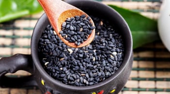 Thường xuyên ăn mè đen (vừng đen), cơ thể có 7 thay đổi bất ngờ