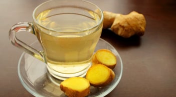 4 nhóm người không nên uống trà gừng