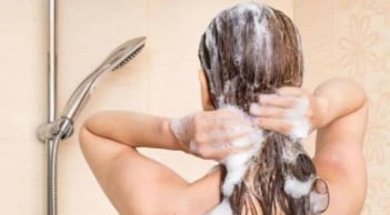 Nên tắm hay gội đầu trước? Làm ngược có thể rước bệnh, nguy hiểm đến tính mạng