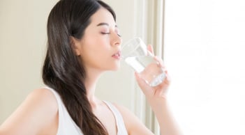 Đi tiểu nhiều sau khi uống nước có phải là dấu hiệu thận khỏe mạnh hay không? Sự thật ra sao?