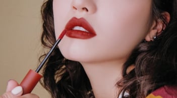 5 bước thoa son kiểu Hàn giúp đôi môi đầy đặn và gương mặt tươi trẻ hơn