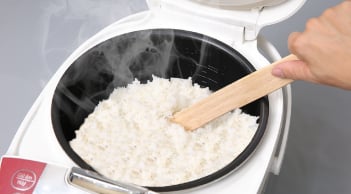 Vì sao người Việt coi xới cơm một lần là đại kỵ?