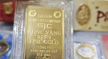 Giá vàng hôm nay 26/11/2025 tăng mạnh, áp sát đỉnh cũ