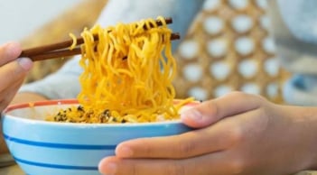 Người ăn mì tôm mỗi sáng: 3 thay đổi bất ngờ trên cơ thể chỉ sau 1 tháng