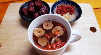 Những ai không nên uống trà táo đỏ, kỷ tử?