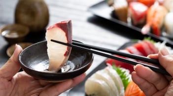 Người Nhật ăn cá sống mỗi mà không sợ bị nhiễm ký sinh trùng, vì sao?