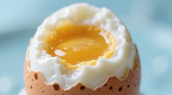 Trứng rất bổ dưỡng nhưng có 4 nhóm người không nên ăn