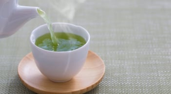 Quy tắc “1 món nên ăn, 2 món nên uống, 3 thứ nên làm” giúp chị em đánh bay nỗi lo lão hóa