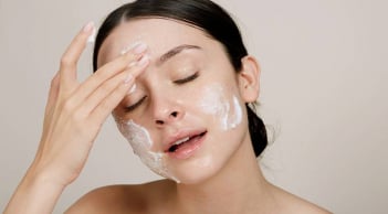 4 mẹo cơ bản nên ghi nhớ chăm sóc da khi đi du lịch