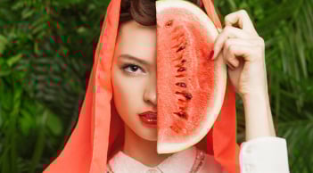 7 loại trái cây giàu dưỡng chất nên có mặt trong chế độ ăn để duy trì làn da tươi trẻ