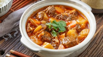 Cách nấu bò sốt vang nhanh nhừ, mềm tan