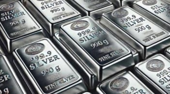 Bạc tăng mạnh nhất lịch sử, bỏ xa vàng: Điều gì đứng sau cơn sốt “kim loại trắng”?