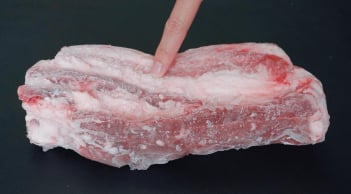 5 cách rã đông thịt không cần ngâm nước, vừa nhanh vừa giữ độ ngọt tự nhiên