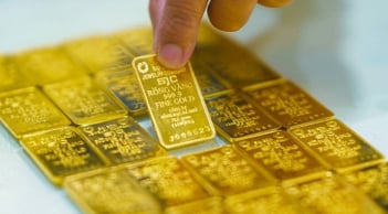 Giá vàng hôm nay 17/12/2025: Bất ngờ đảo chiều sau cú lao dốc 1,6 triệu đồng/lượng