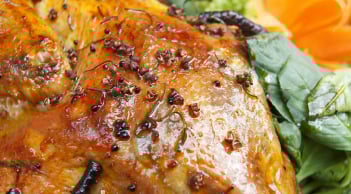 Quả rừng Tây Bắc từng chín rụng không ai nhặt, nay thành đặc sản lạ miệng giá 300.000 đồng/kg