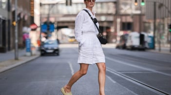 3 loại trang phục 'tối kỵ' mà phụ nữ sau tuổi 40+ nên loại bỏ ngay khỏi tủ đồ