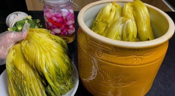 5 người không nên ăn dưa muối chua