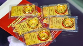 Giá vàng hôm nay 21/12/2025 neo ở mức cao, dự báo vượt đỉnh kỷ lục mới