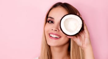 Cách sử dụng dầu dừa dưỡng mi tại nhà