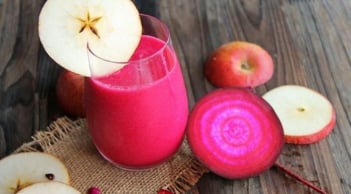 Mỗi sáng uống 1 ly sinh tố củ cải đường và táo, giúp cải thiện sức khỏe toàn diện