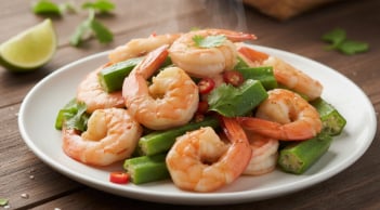 Đổi vị bữa cơm với củ năng xào tôm và đậu bắp giòn mát, lạ miệng