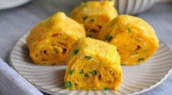 Rán trứng nhớ thêm thứ này, trứng nở phồng xốp mịn: 2 quả hóa thành 4 quả