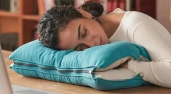 Tục ngữ 'Ngủ ba đêm, tuổi thọ ngắn như tờ giấy' nói lên điều gì về sức khỏe?