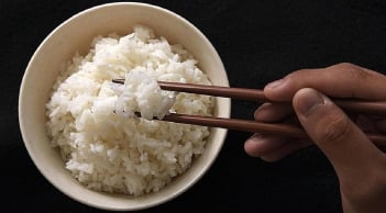 Ăn sáng bằng cơm tẻ có tốt không?