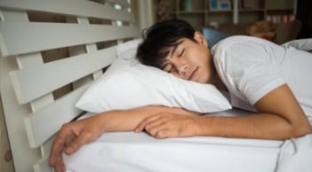 Cảnh báo sức khỏe: Thói quen ngủ phổ biến làm tăng nguy cơ đột quỵ gấp 3 lần