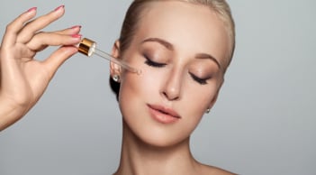 6 sản phẩm chống lão hóa cần thiết với làn da phụ nữ trên 40 tuổi