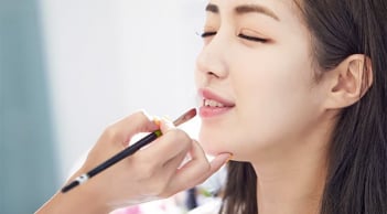 5 bước giúp bạn giữ lớp trang điểm rạng rỡ cả ngày