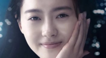 Phụ nữ trung niên có 3 nét hấp dẫn 'chết người' vượt thời gian