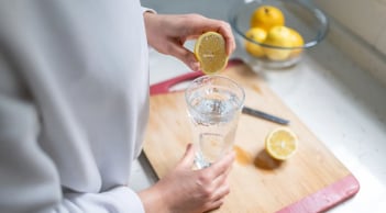 5 mẹo uống nước chanh thải độc, tận dụng tối đa công dụng giảm cân, đốt mỡ